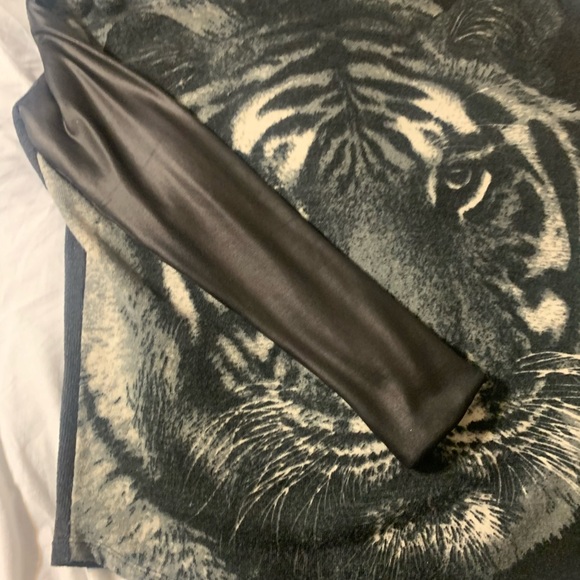 Dolce Vita Top - Picture 2 of 6